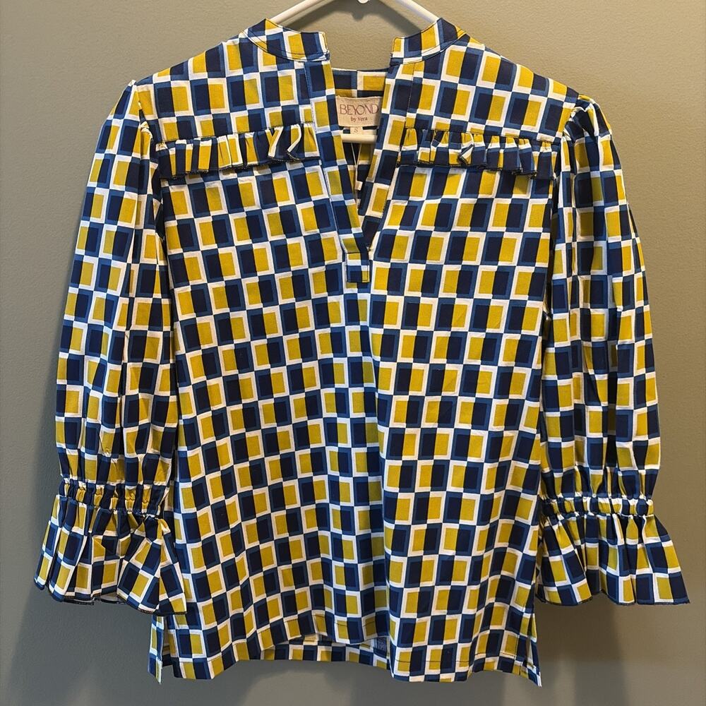 Beyond by Vera Size Small Stella Top Equilibrium Blue Geometric Print Blouse